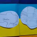 Ukraine und Helm Bild  (Foto: Sabrina-Amedea J&auml;ggli)